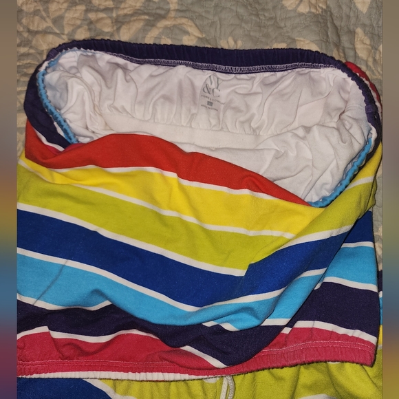 New York and Company short set. Top is a large. Shorts are a medium. - Picture 3 of 3